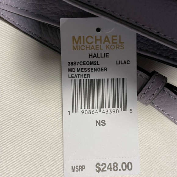NWT MICHAEL MICHAEL KORS HALLIE. LILAC MD Messenger Leather - Picture 7 of 10